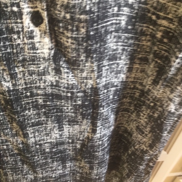 B & W blouse - Picture 3 of 5